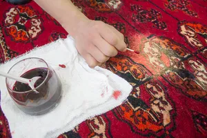 Обесцвечивание ворса ковра