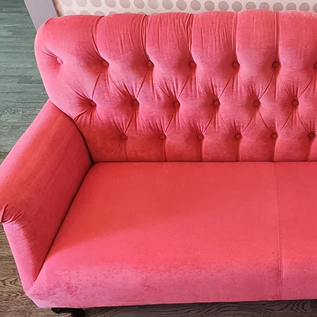 Чистка двухместного дивана